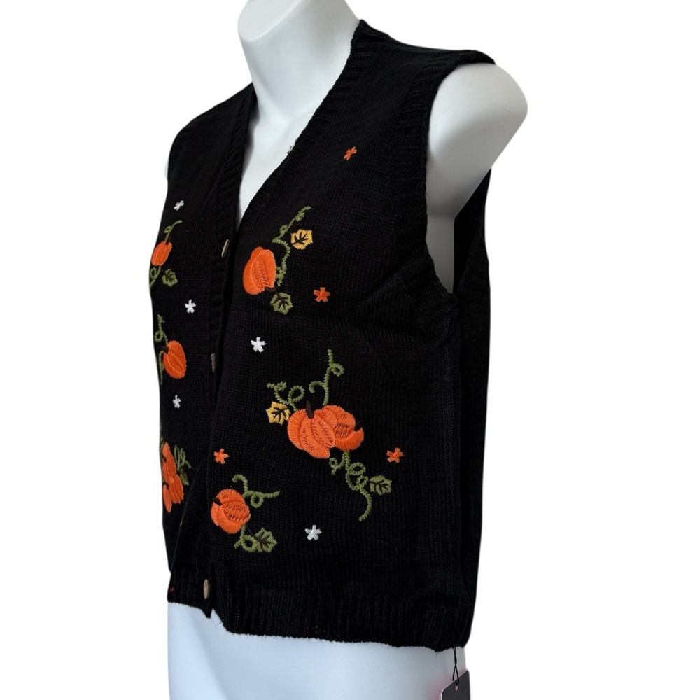 NWT Romwe Fairycore Pumpkin Pattern Button Front Sweater Vest Size Small - Picture 3 of 8